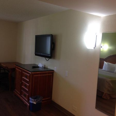 Red Carpet Inn - New Brunswick Bagian luar foto