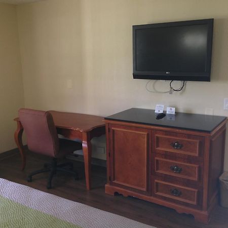 Red Carpet Inn - New Brunswick Bagian luar foto